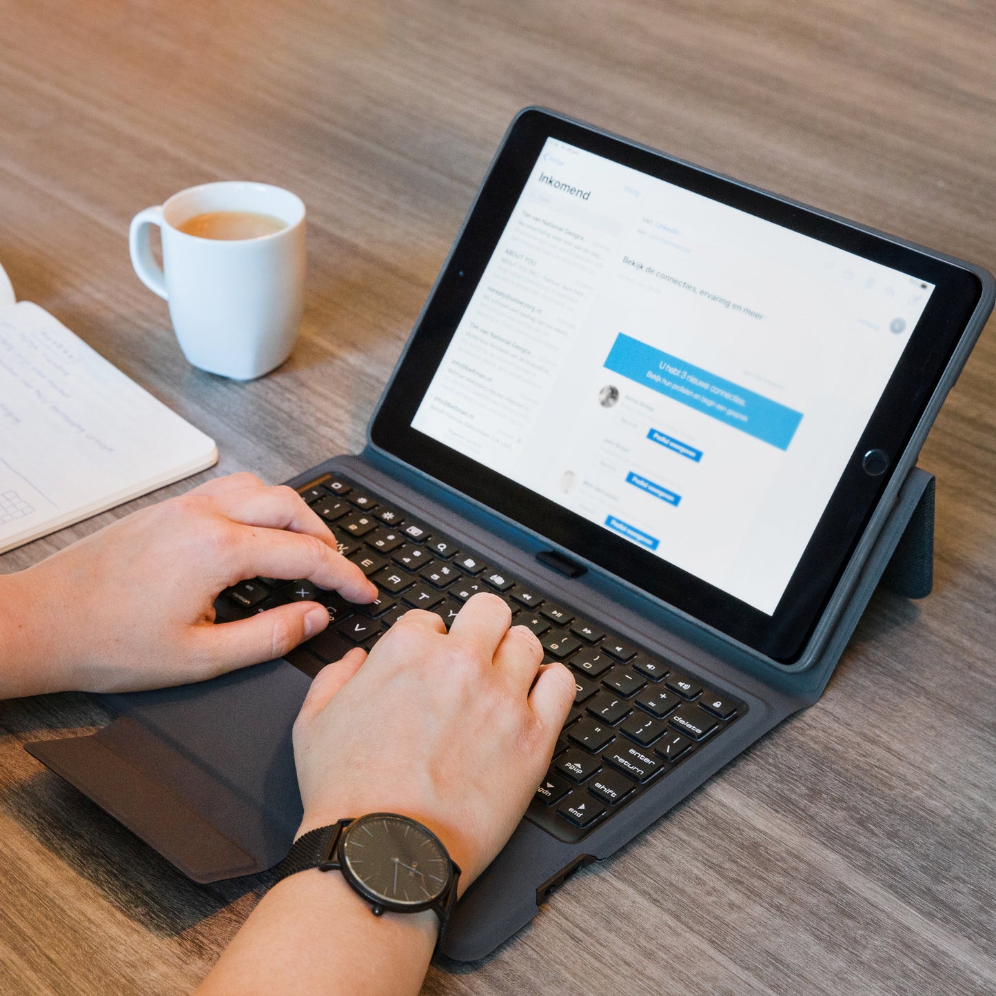 Mobilize Ultimate Bluetooth Keyboard Case Apple Ipad 10.2 (2019/2020/2021) Black Qwerty