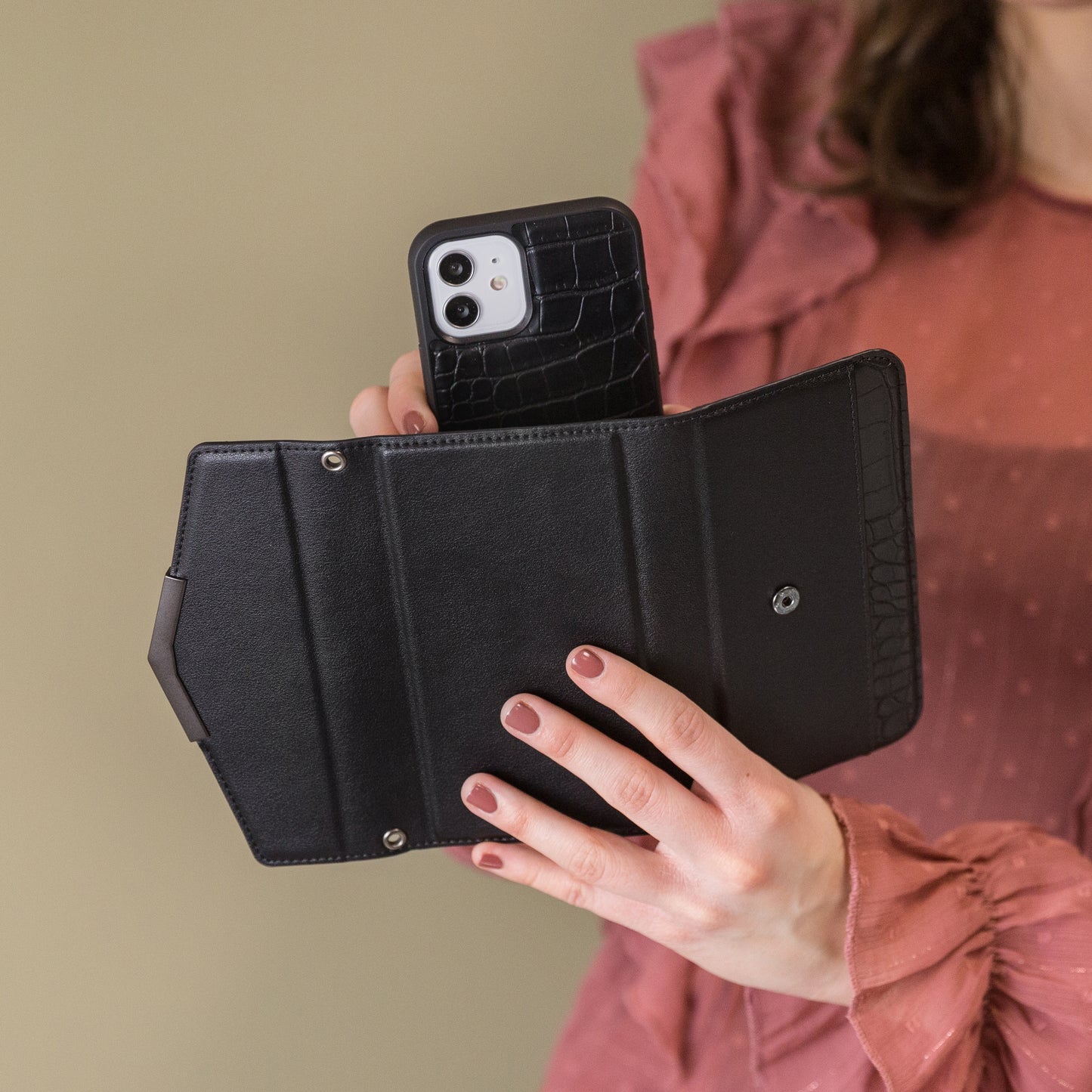 Mobilize 2In1 Elegant Magnet Clutch Apple Iphone 11 Pro Black Croco