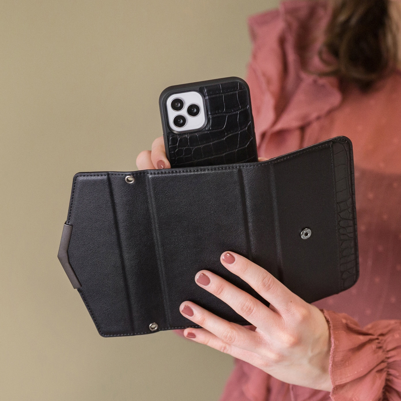 Mobilize 2In1 Elegant Magnet Clutch Apple Iphone 12/12 Pro Black Croco