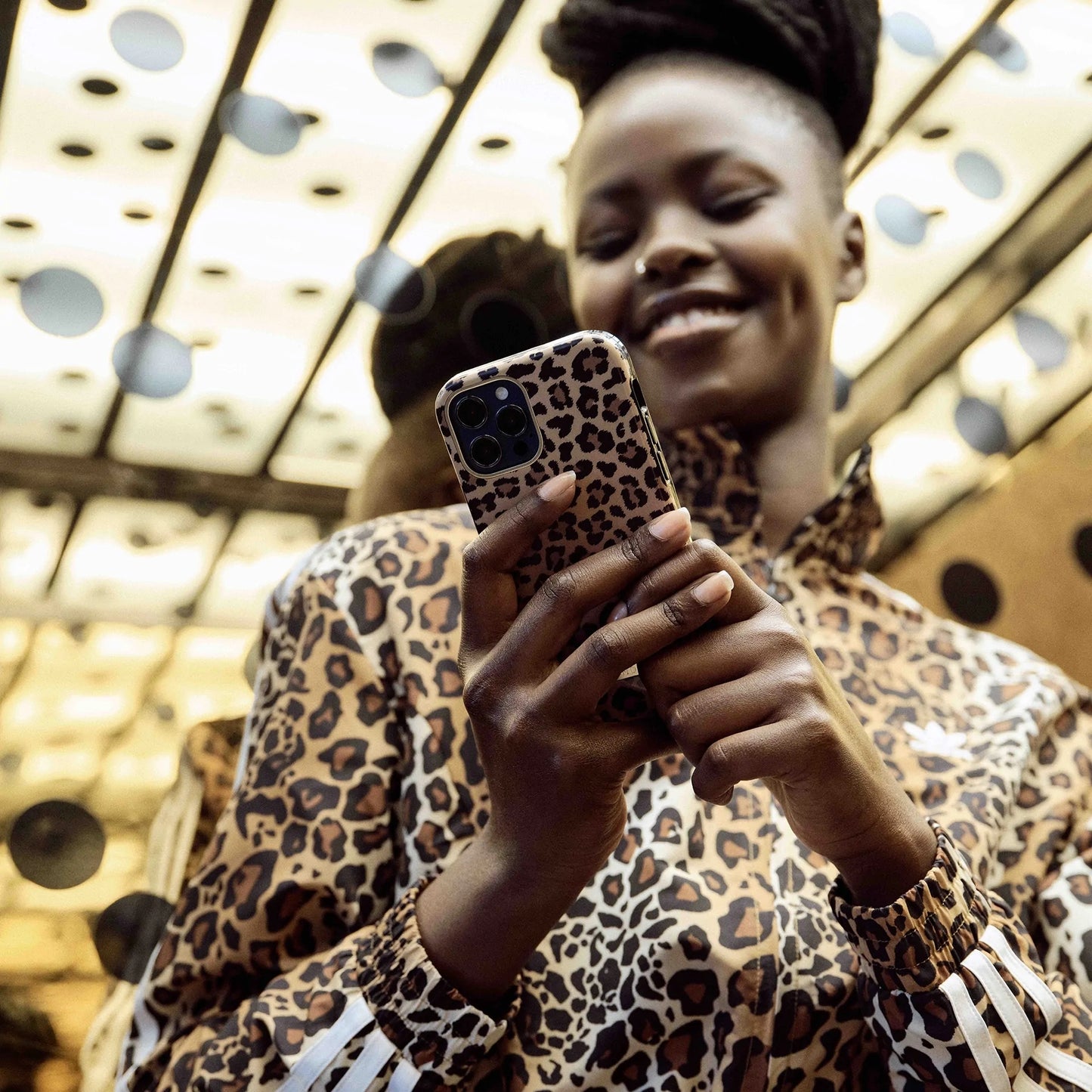 Richmond & Finch Freedom Series One-Piece Apple Iphone 13 Pro Soft Leopard