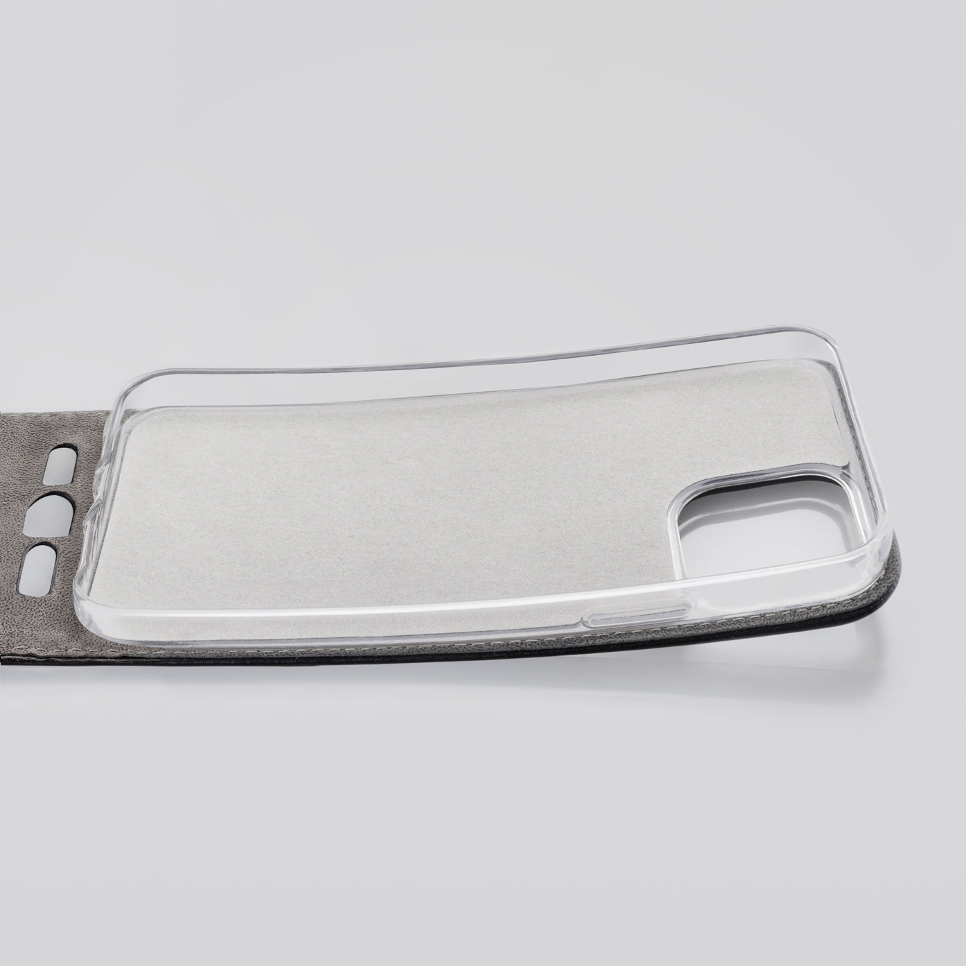 Mobilize Classic Gelly Flip Case Apple Iphone 15 Pro Black