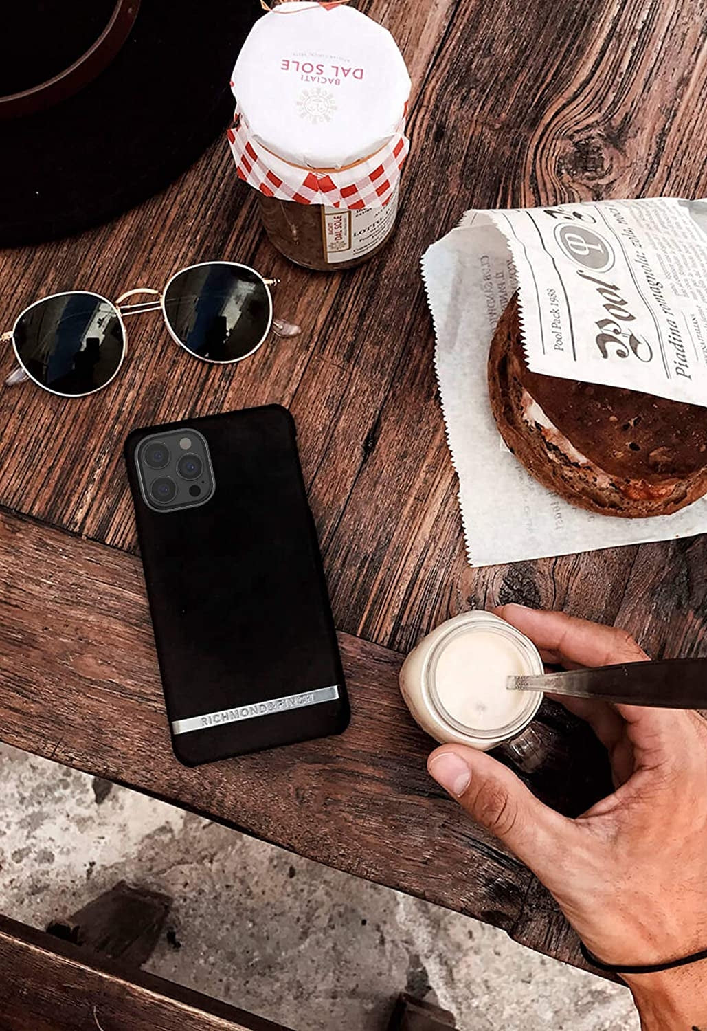 Richmond & Finch Freedom Series One-Piece Apple Iphone 13 Pro Black Out