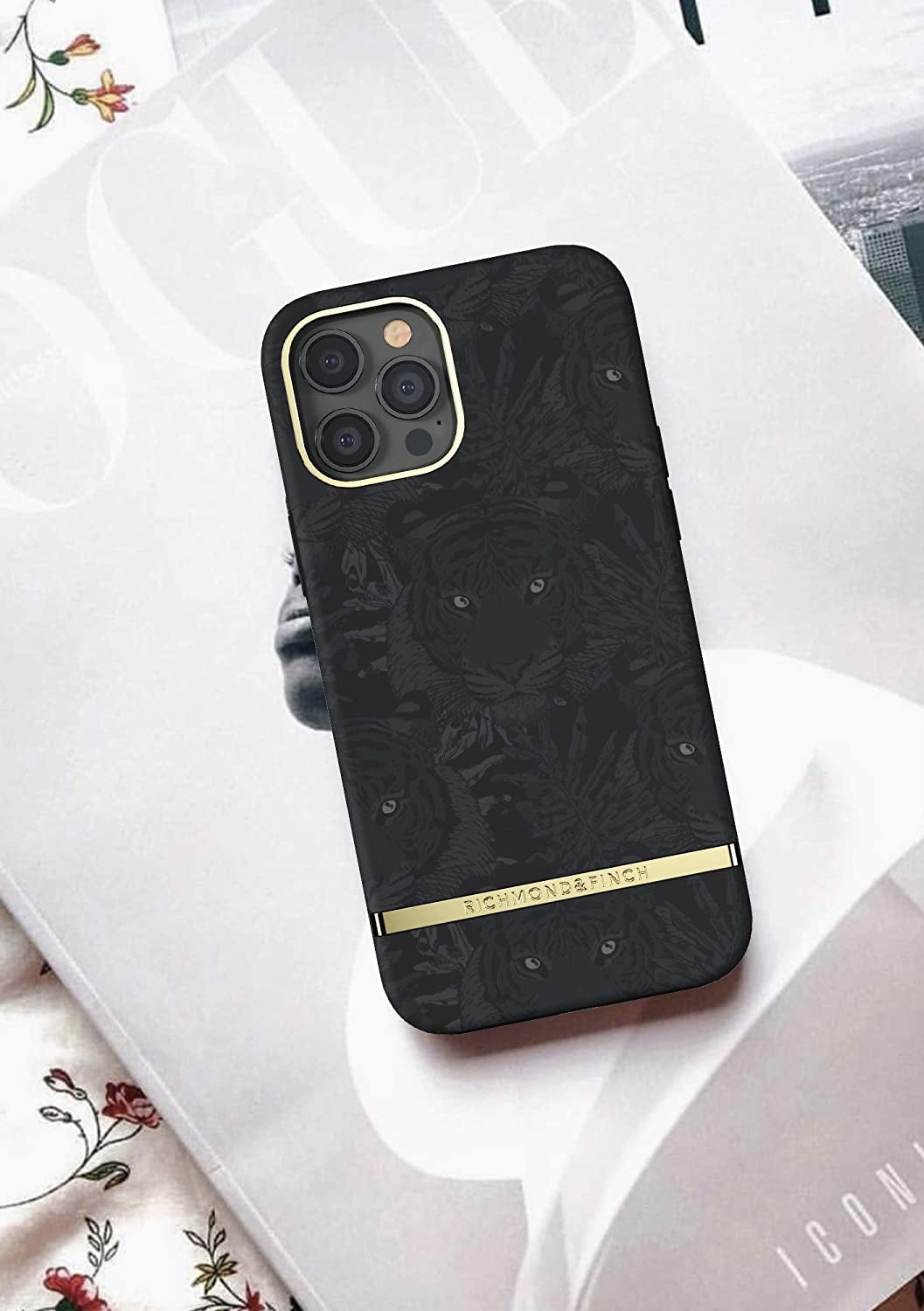 Richmond & Finch Freedom Series One-Piece Apple Iphone 13 Pro Black Tiger