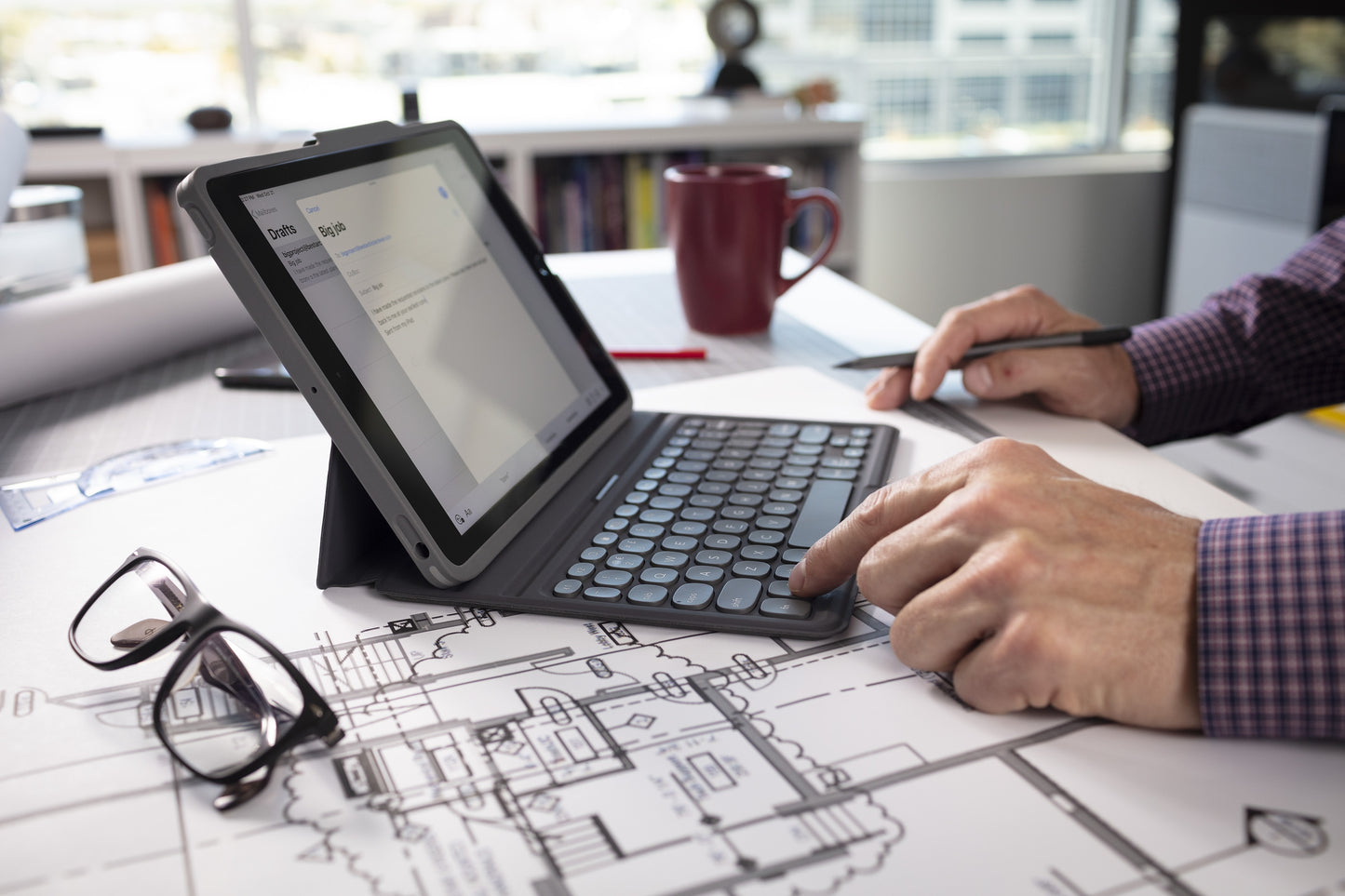 Zagg Pro Keys Bluetooth Keyboard Case For Apple Ipad Pro 12.9 (2018/2020/2021) Azerty Black